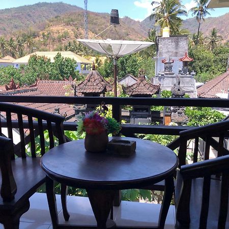 Tira Amed Homestay Екстериор снимка