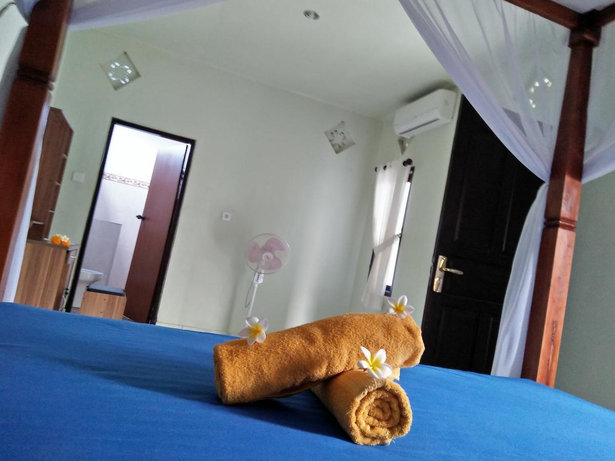 Tira Amed Homestay Екстериор снимка