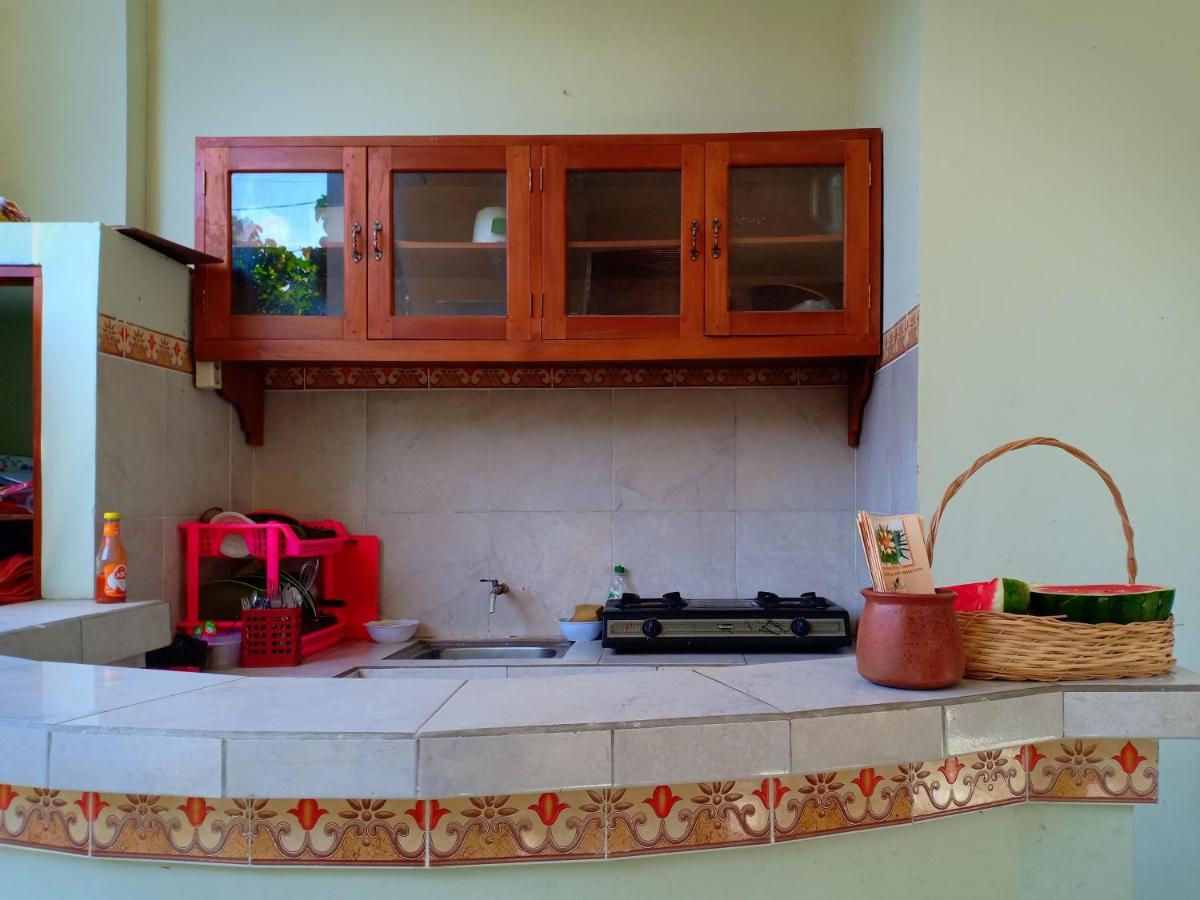 Tira Amed Homestay Екстериор снимка